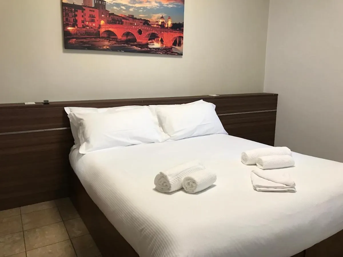 Verona Apartments & Rooms Lungadige