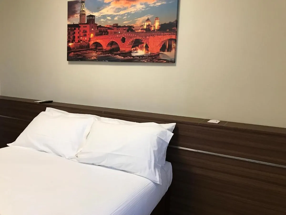 Verona Apartments & Rooms Lungadige Pensión