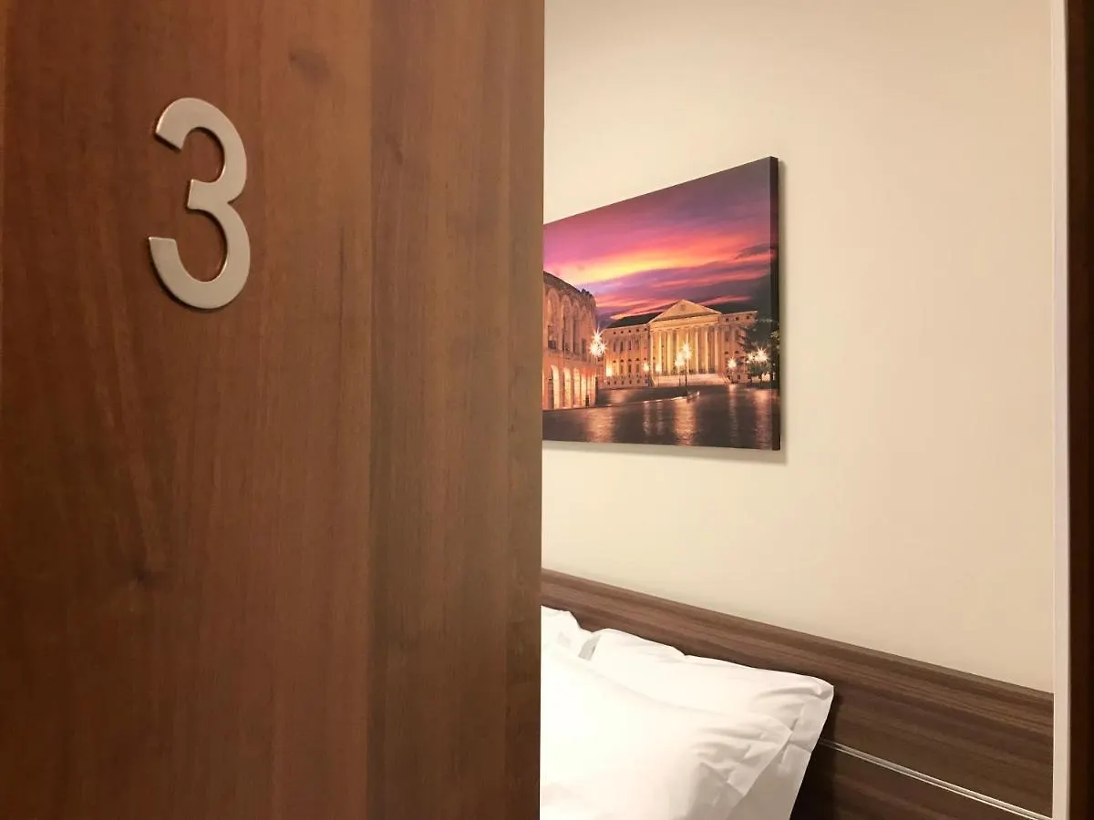 Pensión Verona Apartments & Rooms Lungadige